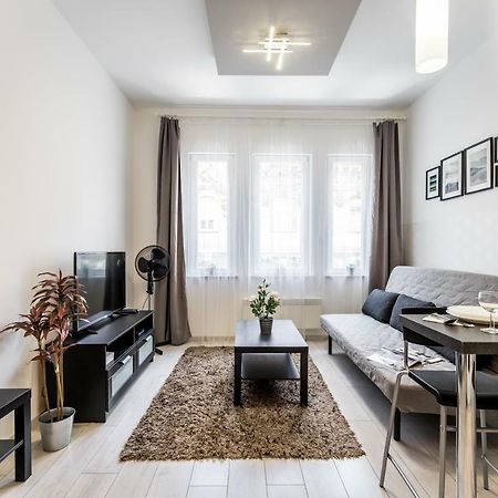 Fleur Creme Apartment Будапеща Екстериор снимка
