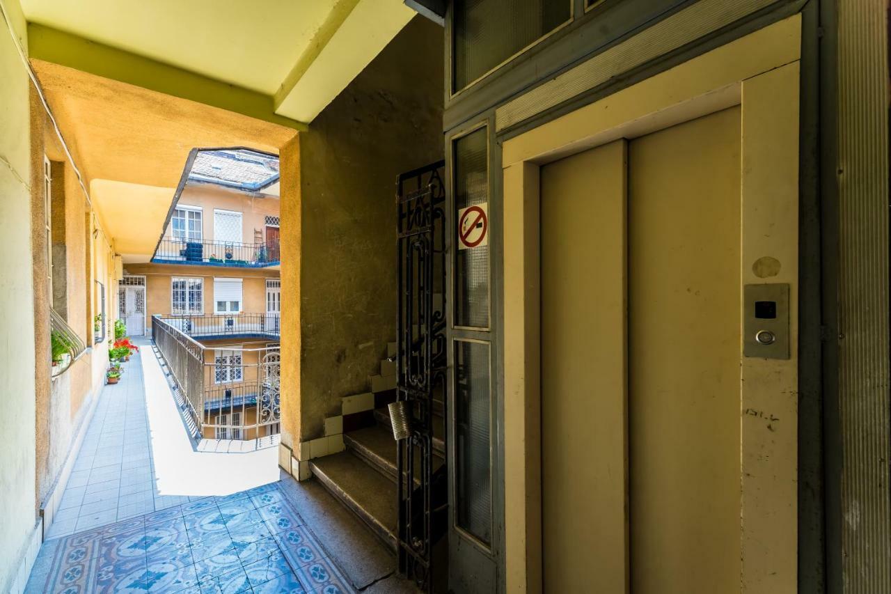 Fleur Creme Apartment Будапеща Екстериор снимка