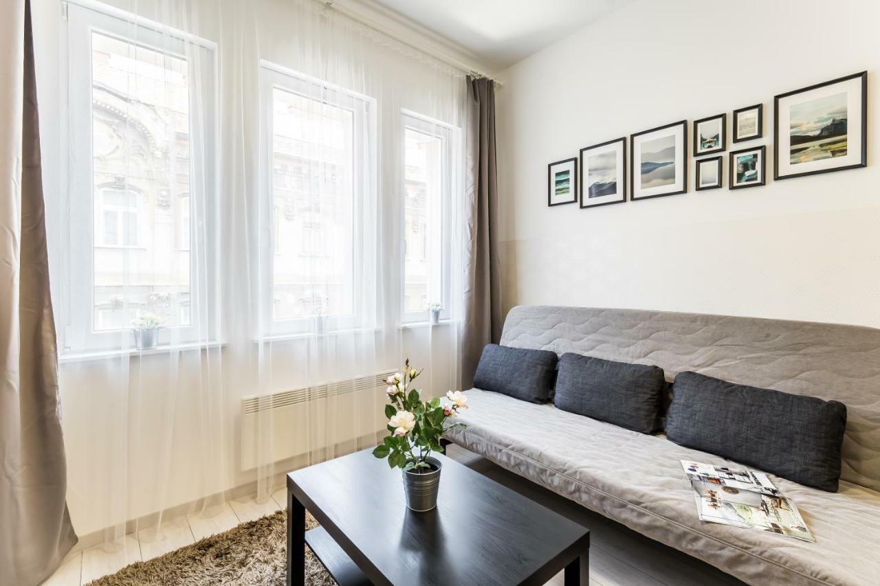 Fleur Creme Apartment Будапеща Екстериор снимка