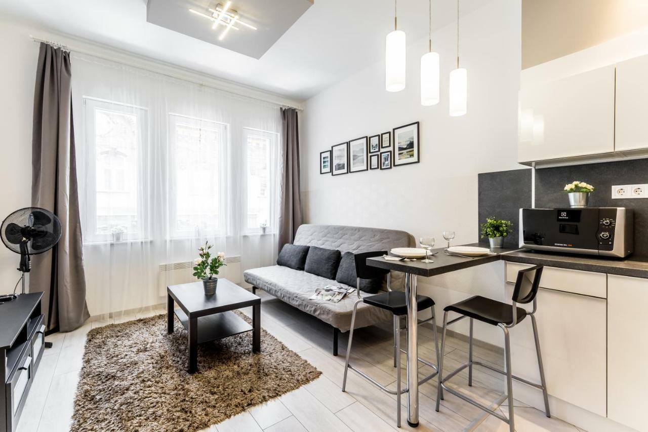 Fleur Creme Apartment Будапеща Екстериор снимка